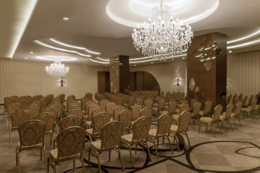 DELPHIN IMPERIAL