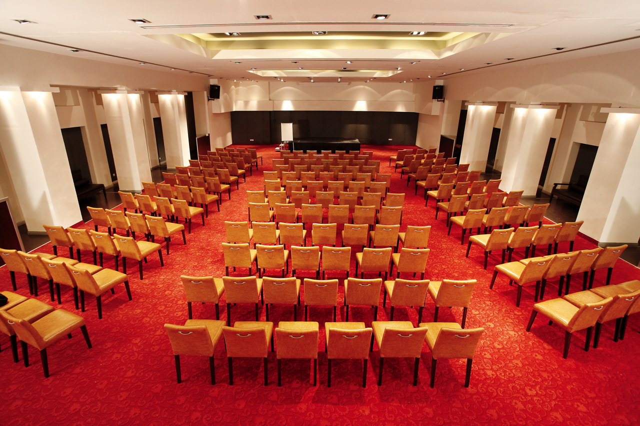 RIXOS LARES